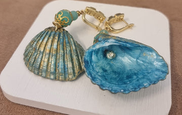 Embrace the Ocean's Elegance: The Allure of Seashore Shell Jewelry